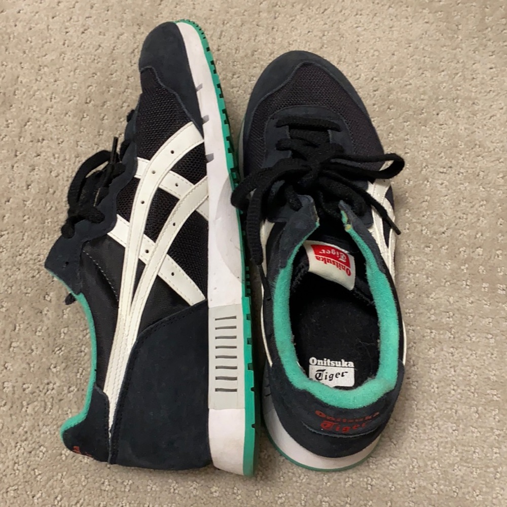 ASICS sneakers black and white in good condition size 10